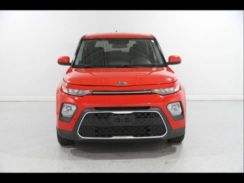 Used 2020 Kia Soul LX FWD image 2