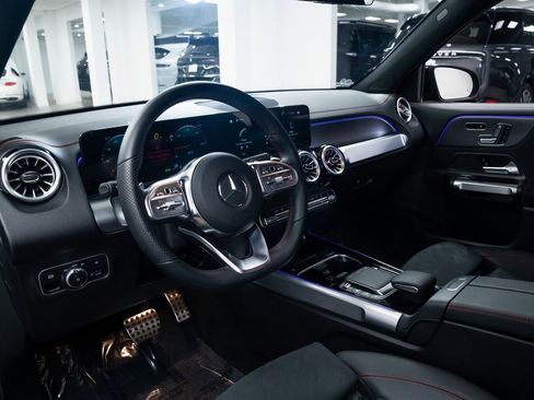 Used 2023 Mercedes-Benz EQB 300 300 image 17