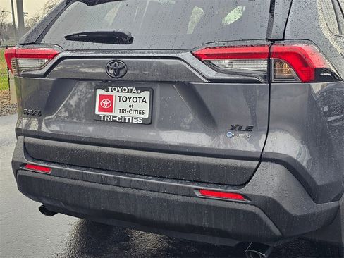Used 2025 Toyota RAV4 XLE image 13