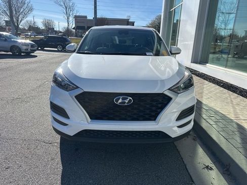 Used 2020 Hyundai Tucson SE image 3