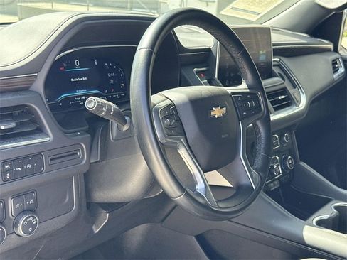Used 2024 Chevrolet Suburban LT image 9