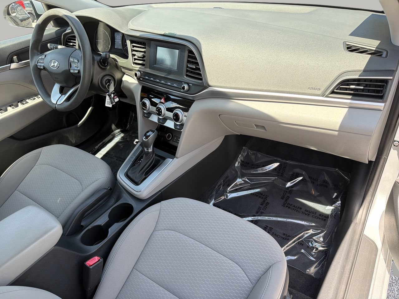 Used 2019 Hyundai Elantra SE FWD image 11