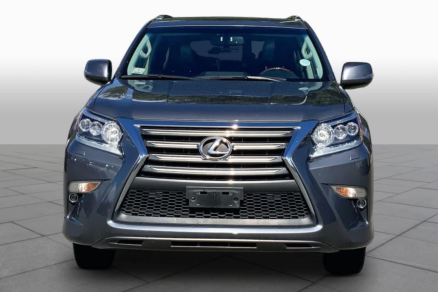 Used 2017 Lexus GX 460 Premium w/ Premium Package AWD/4WD image 4