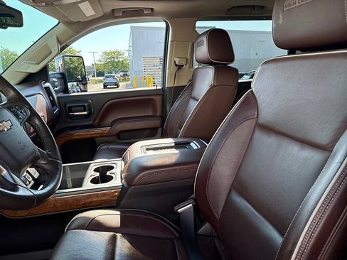 Used 2016 Chevrolet Silverado 2500 High Country w/ Duramax Plus Package AWD/4WD image 29
