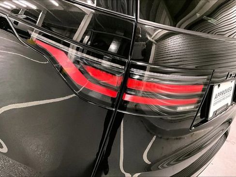 Certified 2023 Land Rover Discovery HSE R-Dynamic image 29