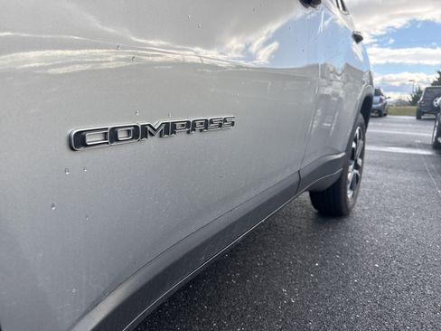 Certified 2022 Jeep Compass Limited w/ Sun and Sound Group image 6