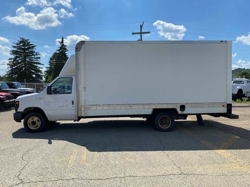 Used 2017 Ford E-450 and Econoline 450 Super Duty image 16