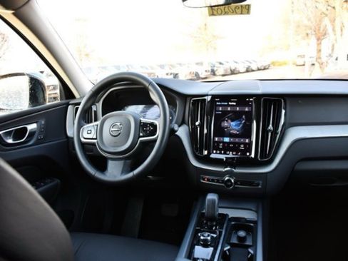 Certified 2025 Volvo XC60 B5 Plus image 17