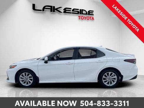 Used 2023 Toyota Camry LE image 3