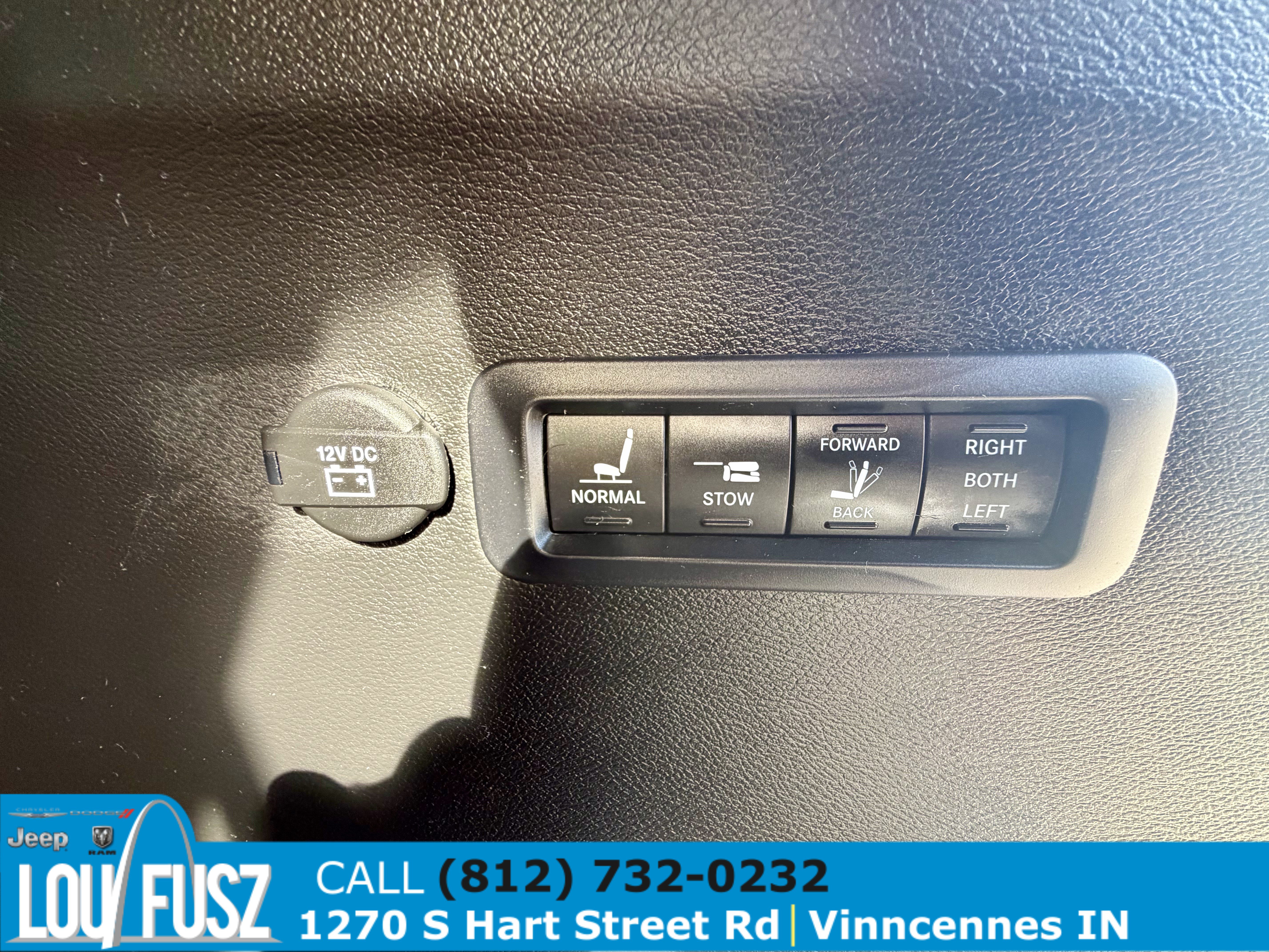 Used 2024 Chrysler Pacifica Pinnacle AWD/4WD image 22