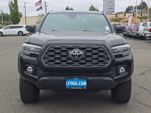 Used 2021 Toyota Tacoma TRD Off-Road w/ TRD Premium Off Road Package AWD/4WD image 8