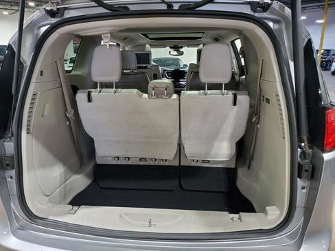 Used 2017 Chrysler Pacifica Limited FWD image 42
