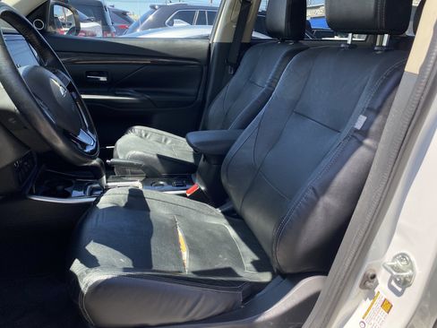 Used 2018 Mitsubishi Outlander SEL FWD image 11