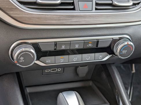 Used 2024 Nissan Altima 2.5 SV image 19