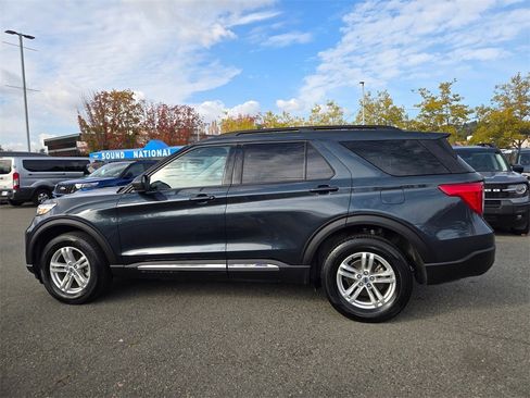 Used 2023 Ford Explorer XLT w/ Equipment Group 202A image 8
