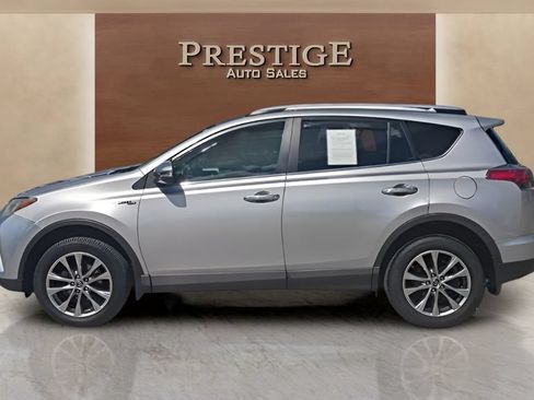 Used 2017 Toyota RAV4 Limited FWD image 34