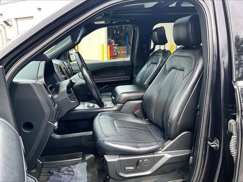 Used 2019 Ford Expedition Limited w/ Equipment Group 302A AWD/4WD image 21