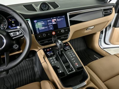 New 2026 Porsche Macan image 13