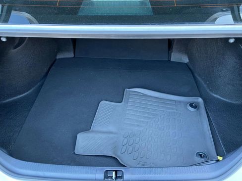 Used 2023 Toyota Camry SE image 10