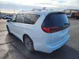 Used 2021 Chrysler Pacifica Touring-L image 5