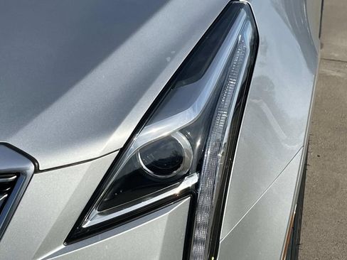 Used 2018 Cadillac XT5 FWD image 9