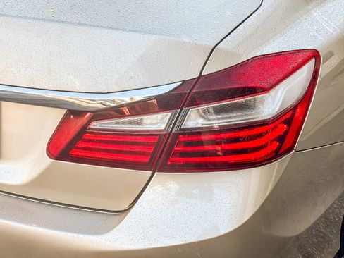 Used 2017 Honda Accord LX image 8