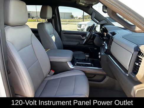 Used 2023 GMC Sierra 1500 SLT image 31