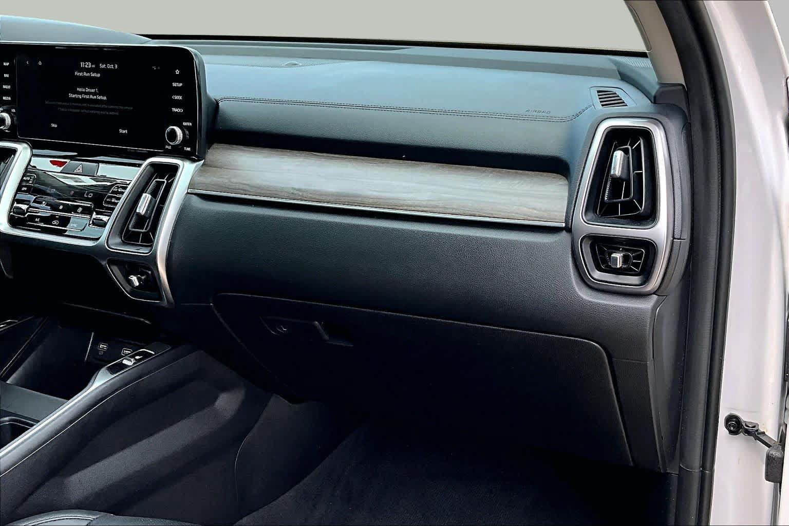 Used 2023 Kia Sorento EX w/ Panoramic Sunroof Package FWD image 19