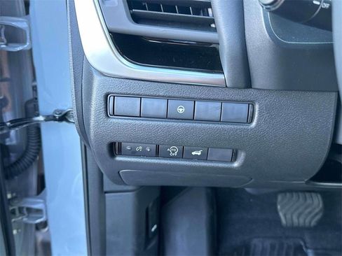 Certified 2025 Nissan Rogue SV image 20