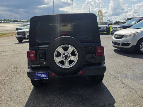 Used 2019 Jeep Wrangler Unlimited Sport S AWD/4WD image 3