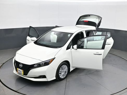 Used 2023 Nissan Leaf S image 30