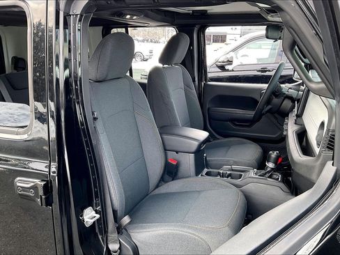 Certified 2024 Jeep Wrangler Willys image 7