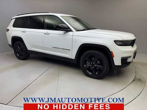 Used 2023 Jeep Grand Cherokee L Limited w/ Black Appearance Package image 7