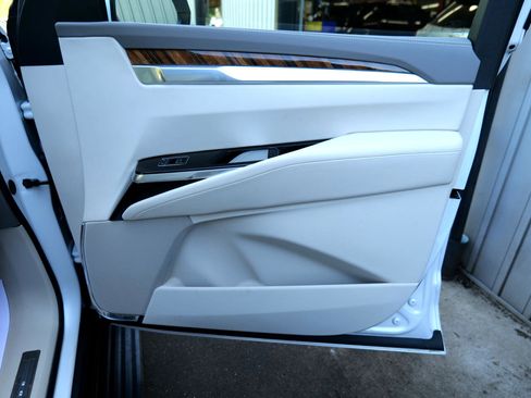 Used 2025 Cadillac Escalade Sport Platinum w/ LPO, Floor Liner Package image 32