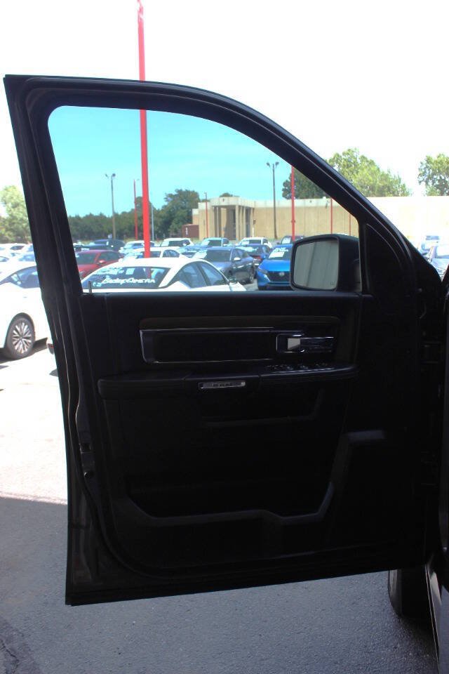 Used 2017 RAM 1500 Laramie w/ Convenience Group AWD/4WD image 19