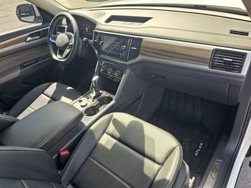 Certified 2023 Volkswagen Atlas SEL AWD/4WD image 15