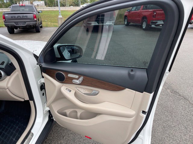 Used 2021 Mercedes-Benz GLC 300 4MATIC image 42