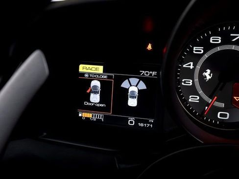 Certified 2017 Ferrari 488 Spider RWD image 33