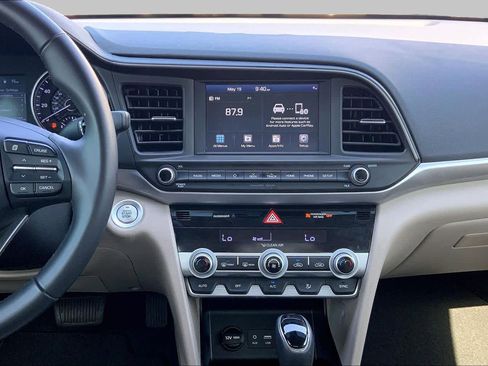 Used 2020 Hyundai Elantra Value Edition FWD image 7