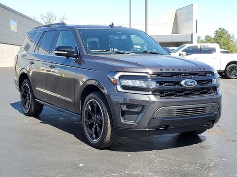 Certified 2023 Ford Expedition Limited AWD/4WD image 2