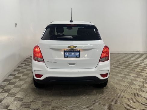 Certified 2022 Chevrolet Trax LS w/ Tint and Cruise Package image 5