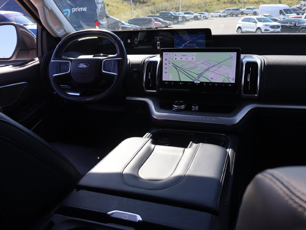 Used 2025 Ford Expedition Platinum AWD/4WD image 12