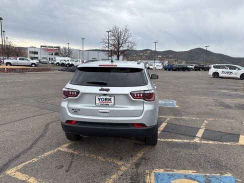 New 2026 Jeep Compass Latitude image 7