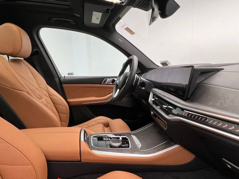 Certified 2025 BMW X5 xDrive40i w/ Premium Package AWD/4WD image 6