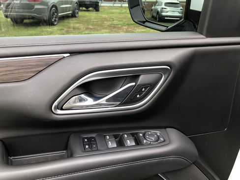 Used 2021 Chevrolet Tahoe Z71 w/ Z71 Signature Package image 14