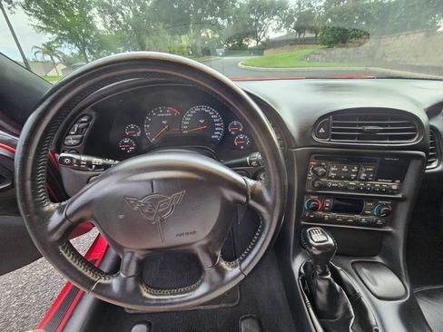Used 2004 Chevrolet Corvette Convertible w/ Preferred Equipment Group RWD image 33