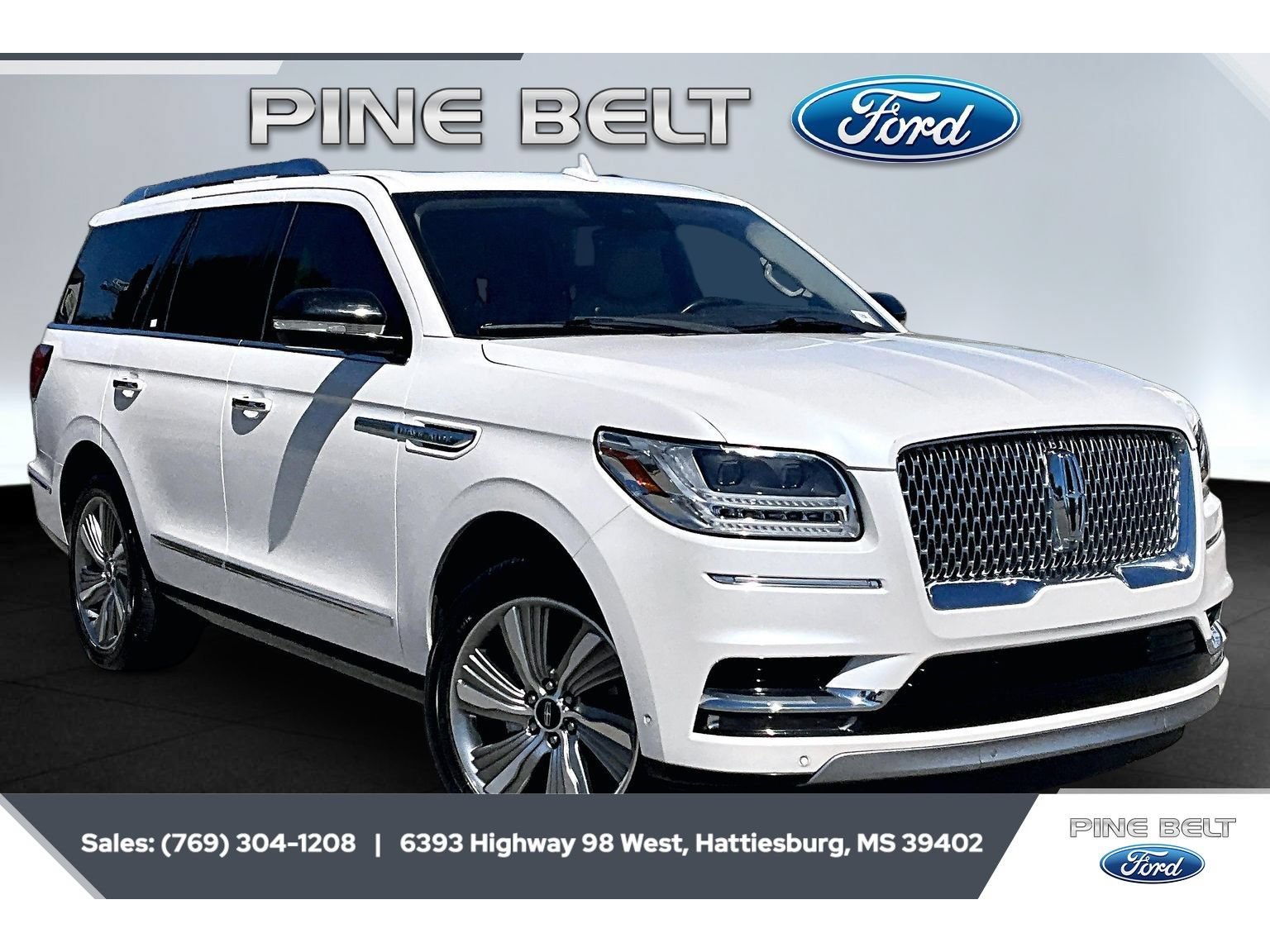 Used 2018 Lincoln Navigator Select w/ Technology Package RWD image 1