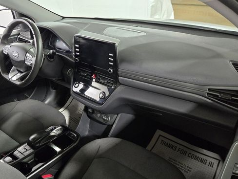 Used 2021 Hyundai Ioniq SE image 31