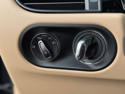 New 2026 Porsche Macan image 17