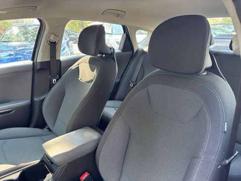 Used 2025 Kia K4 FWD image 35